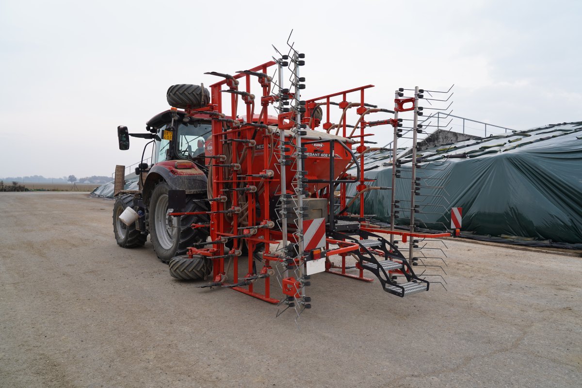 La seminatrice Megant 602 R nel centro aziendale